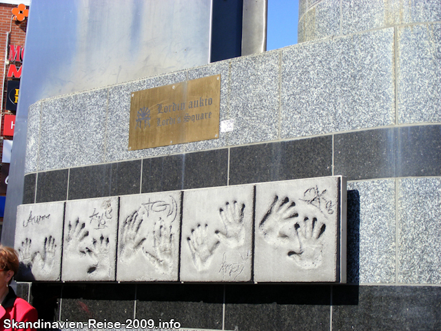 Plaquette und Handabdrücke am Lordi's Square