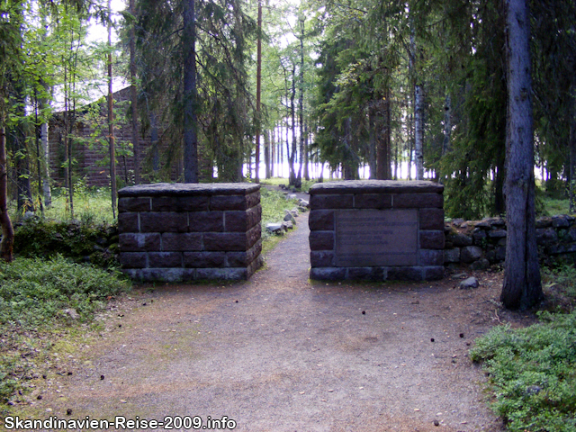 Eingang zum deutschen Soldatenfriedhof bei Rovaniemi