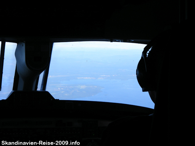 Blick nach vorne durchs Cockpit