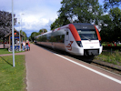 Zug im Bahnhof Morastrand
