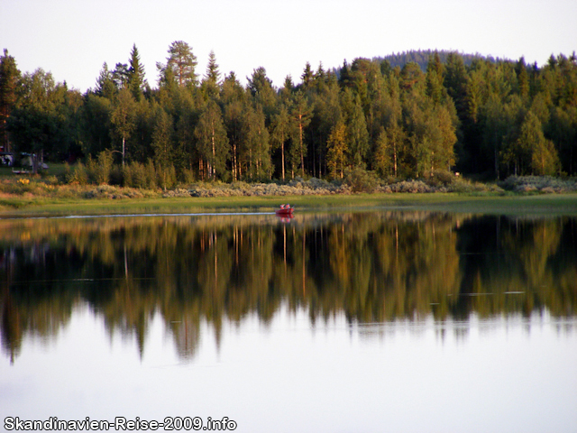 Boot auf dem See in Sorsele