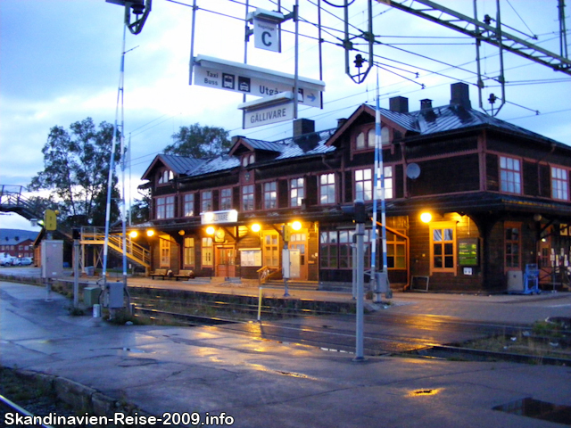 Bahnhof von Gällivare am Abend