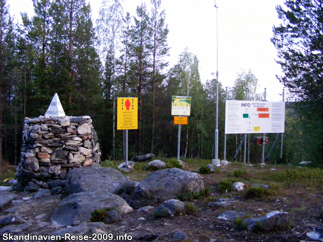 Treriksrøysa mit Informationstafeln