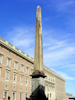 Obelisk vor dem Palast